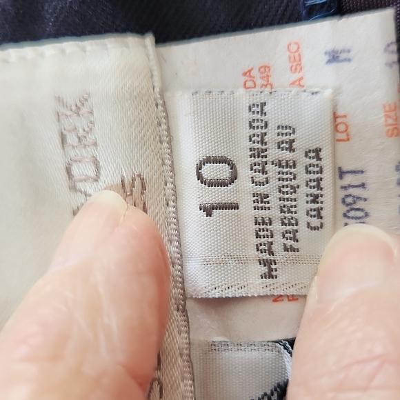 90s ,Jones New  York, midi length,  A-line, wool black skirt, size 10 - Picture 10 of 12